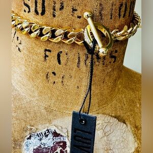 ⚜️ Luv Aj Choker Curb Chain Necklace
Pave & Gold